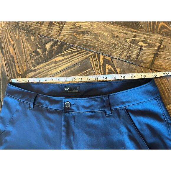 Oakley Chino Shorts Mens 38 Blue Flat Front Golf Performance Stretch Preppy Club - Picture 4 of 8